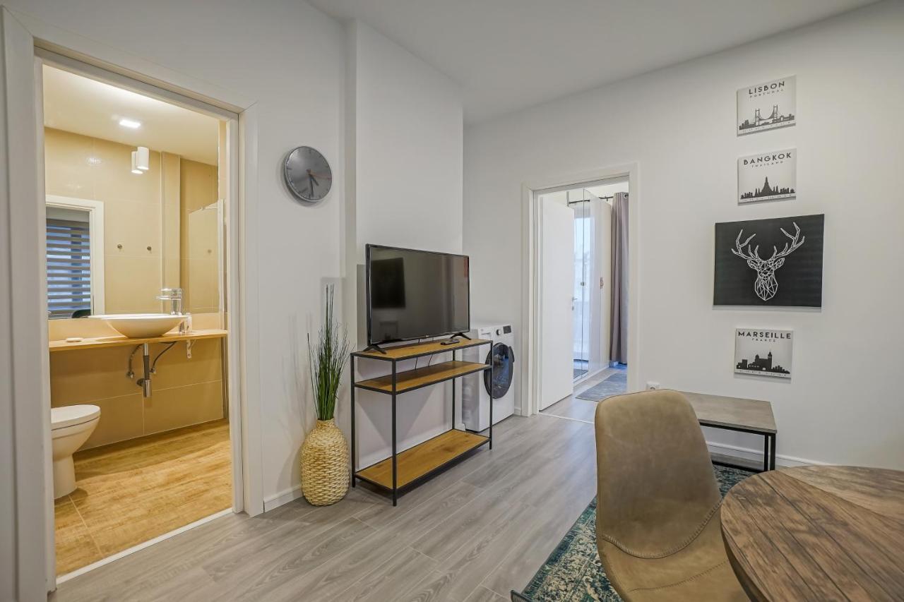 Bright Apartments Moments Away From Herastrau Park, Mall And Metro Bukarest Kültér fotó