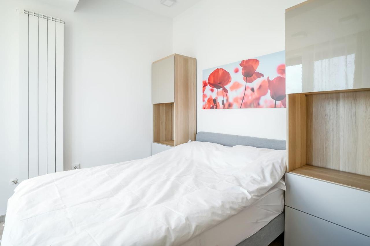 Bright Apartments Moments Away From Herastrau Park, Mall And Metro Bukarest Kültér fotó